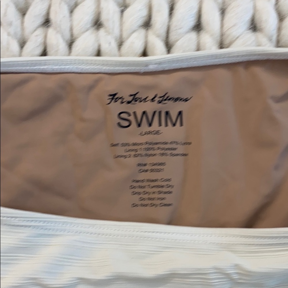 FOR LOVE AND LEMONS SWIM BOTTOMS. - Picture 2 of 2